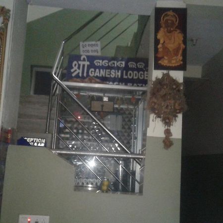Ganesh Lodge Puri Esterno foto