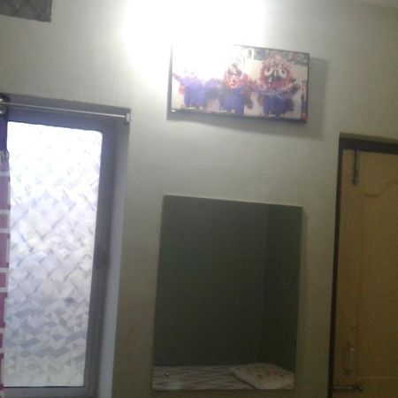 Ganesh Lodge Puri Esterno foto