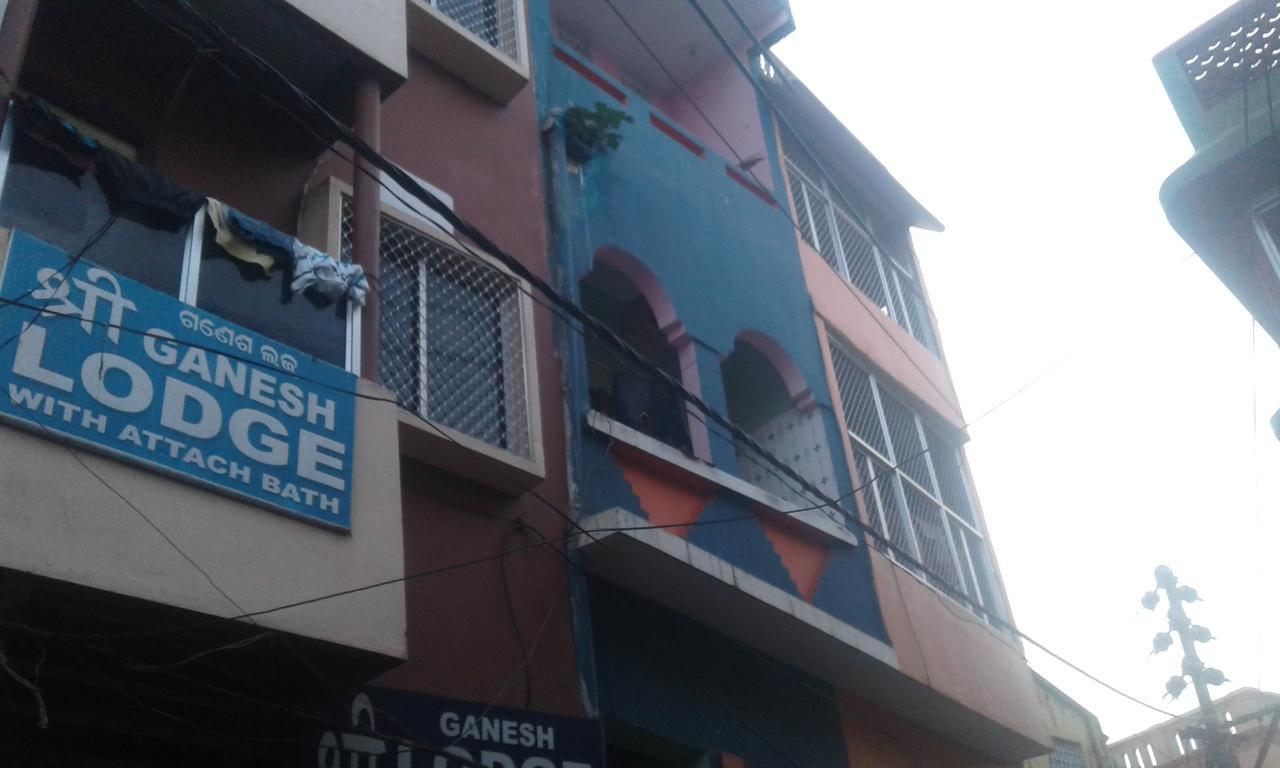Ganesh Lodge Puri Esterno foto