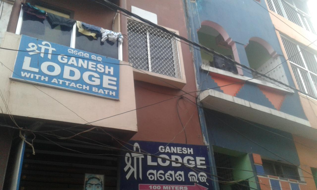 Ganesh Lodge Puri Esterno foto
